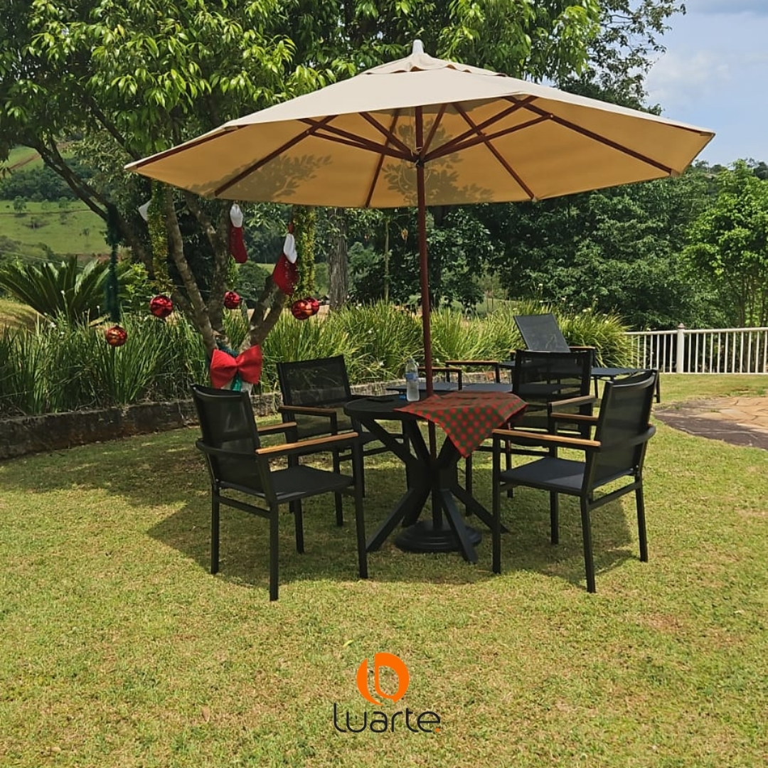 Mesa com 4 cadeiras de Tela Sling e Ombrelone